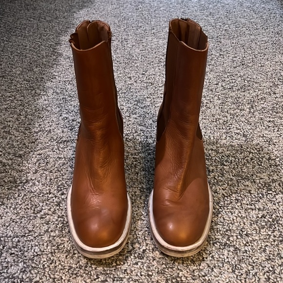 Essential Chelsea Boot - Picture 5 of 12